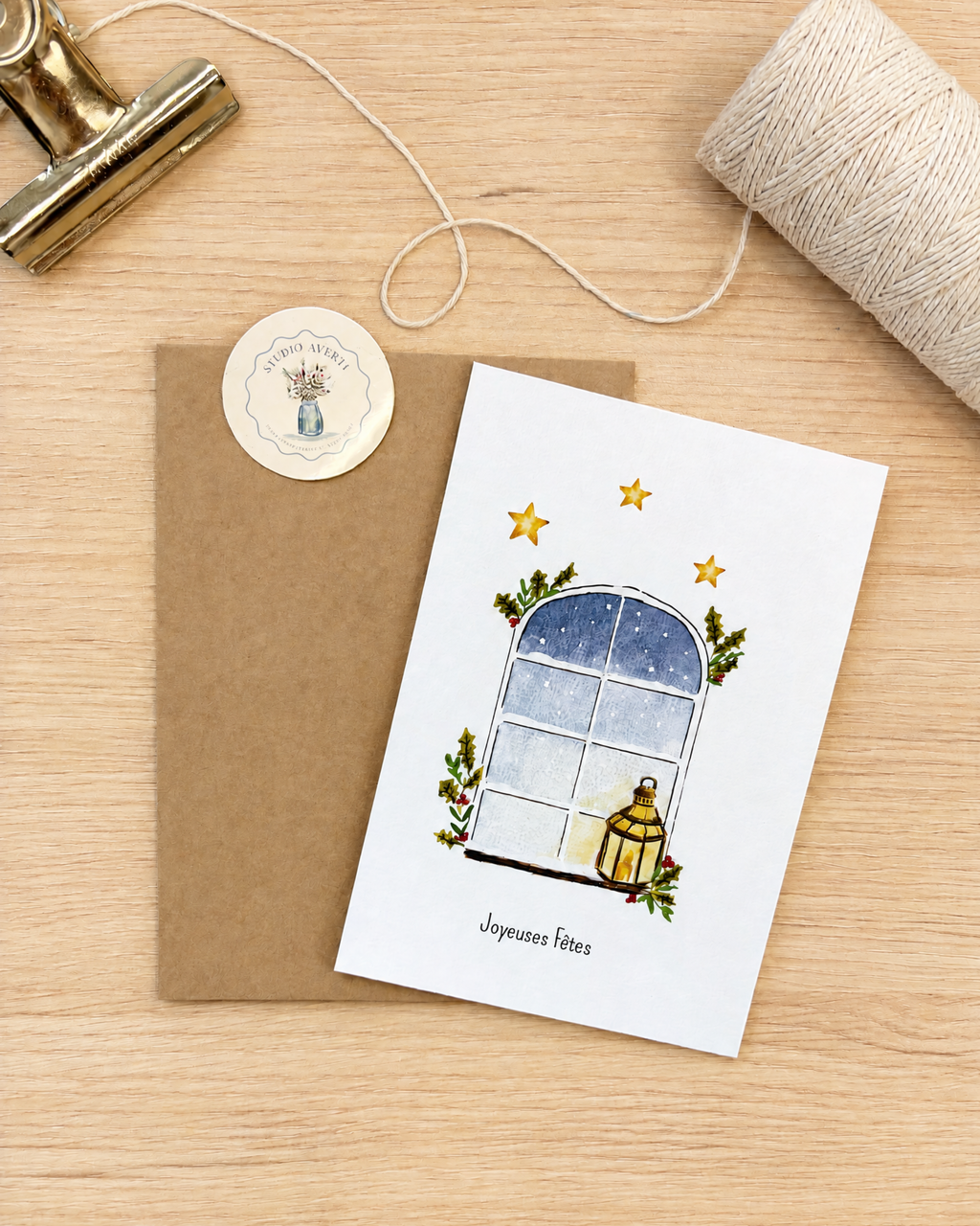Carte de Noël Aquarelle Fenêtre Enneigée et Lanterne avec Enveloppe Kraft | Watercolor Christmas Window Card | Papeterie Artisanale