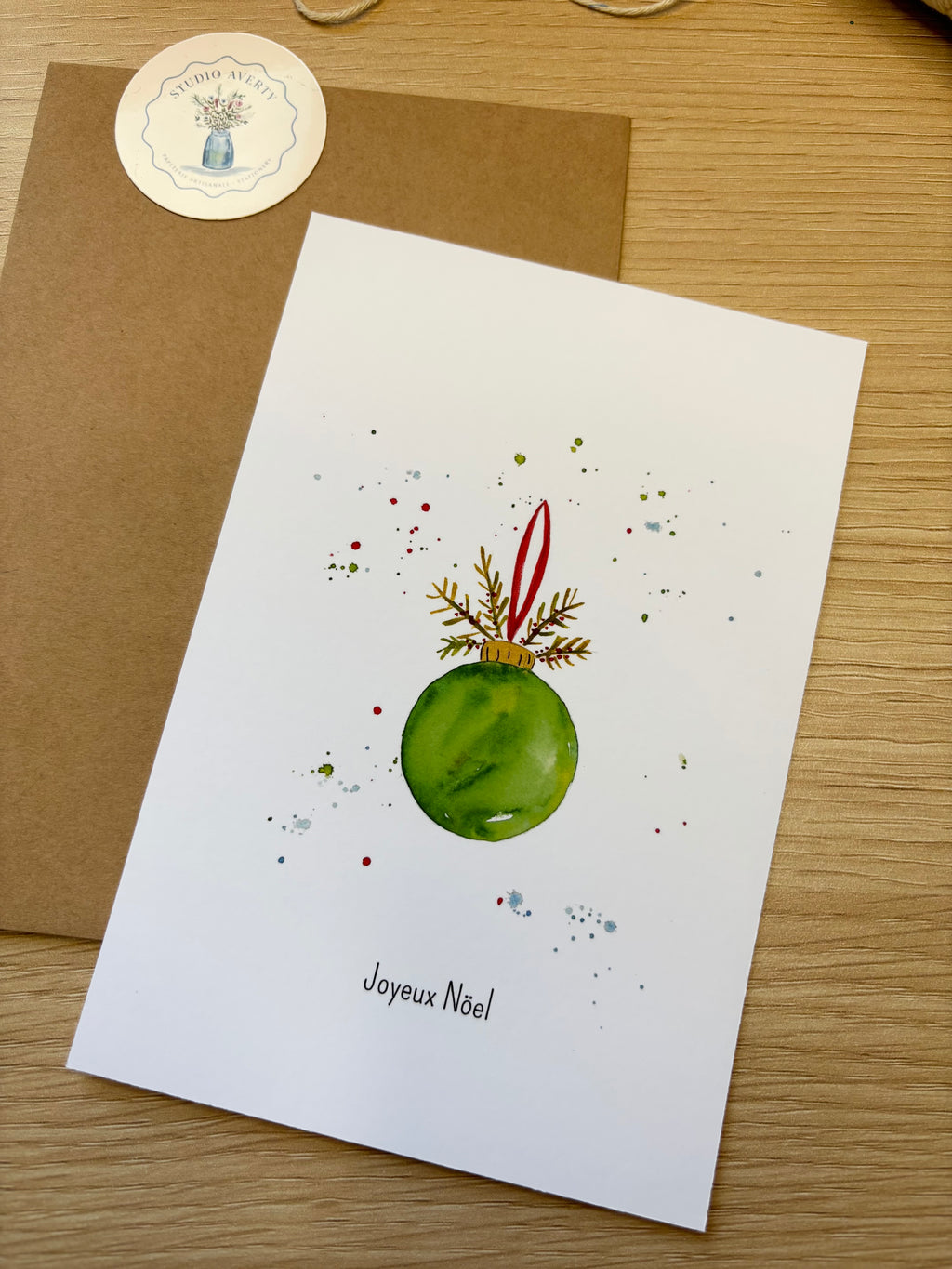 Carte de Noël Boule de Noël Verte à l'Aquarelle avec Enveloppe Kraft | Green Christmas Ornament Watercolor Card | Papeterie Artisanale